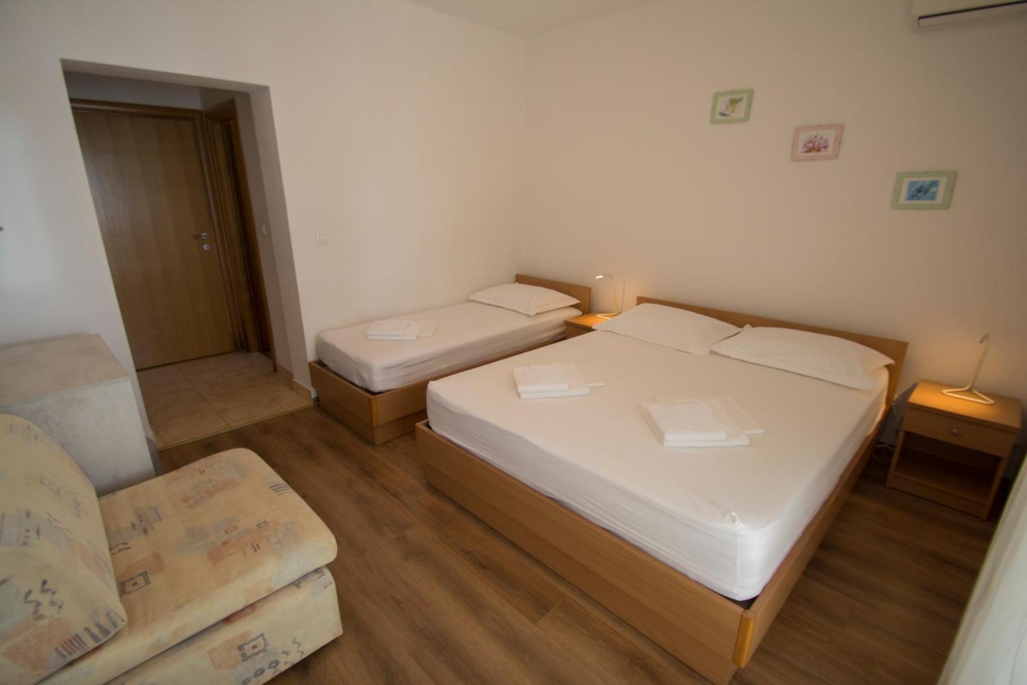 Apartmani Josip Brela Exteriör bild