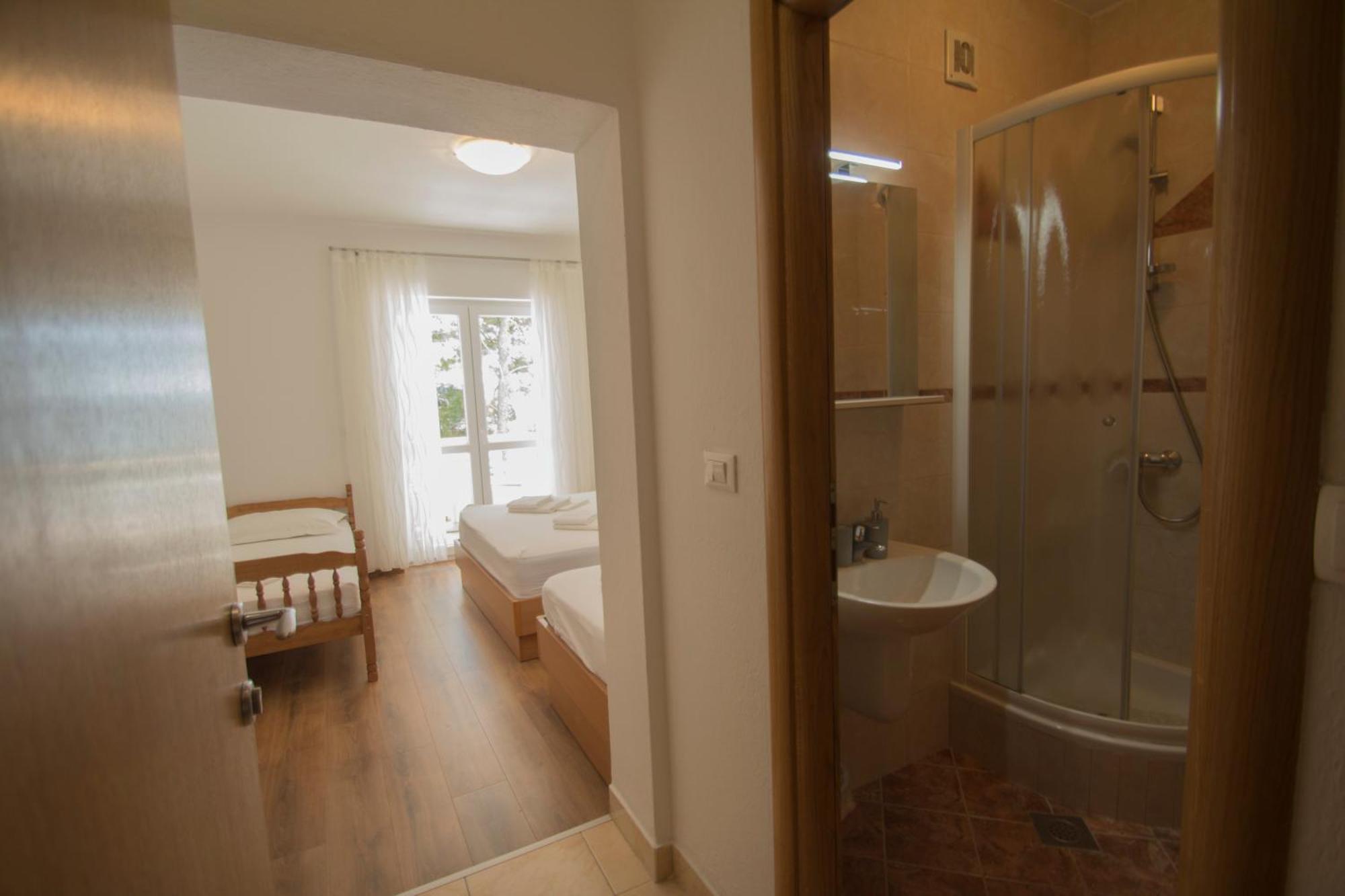 Apartmani Josip Brela Exteriör bild